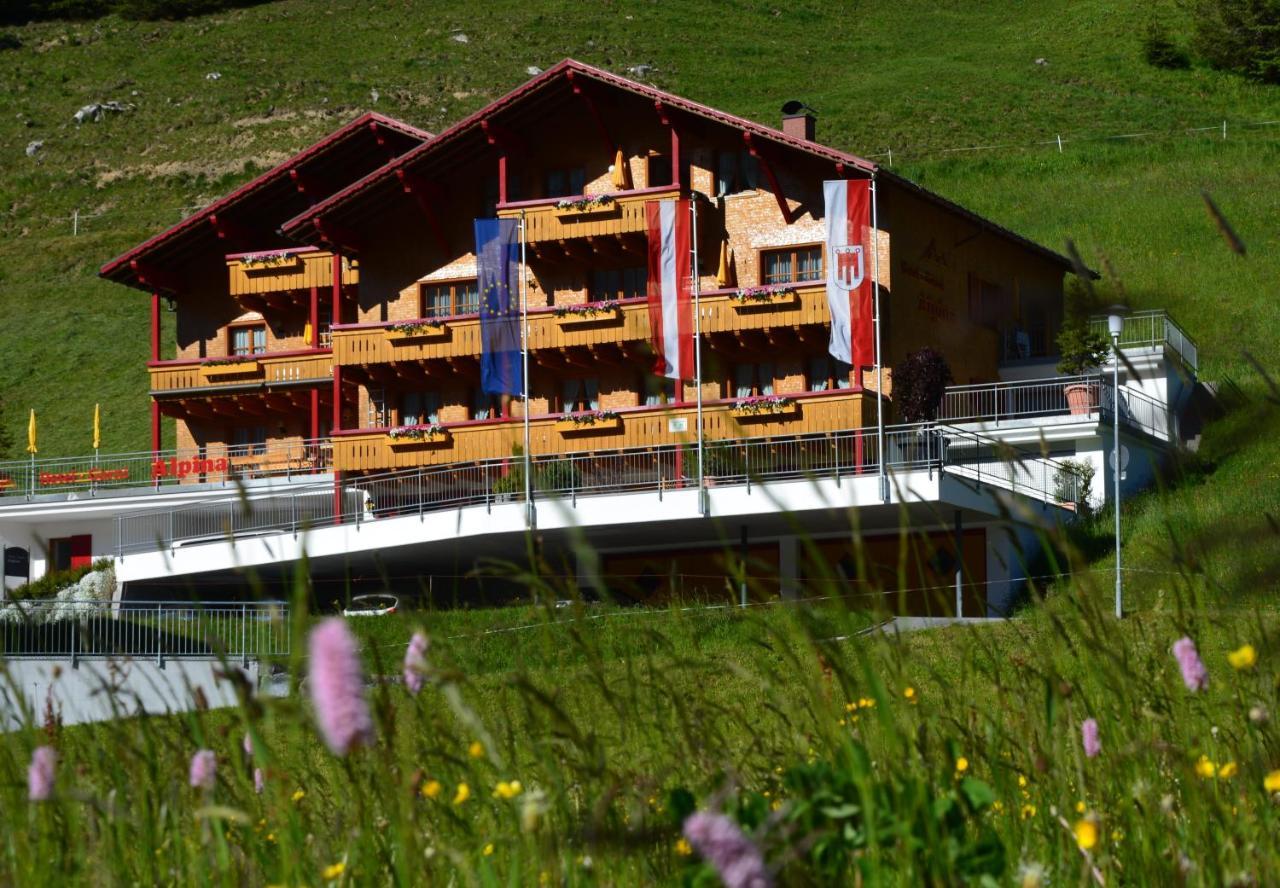 Hotel Garni Alpina Damuels Kültér fotó